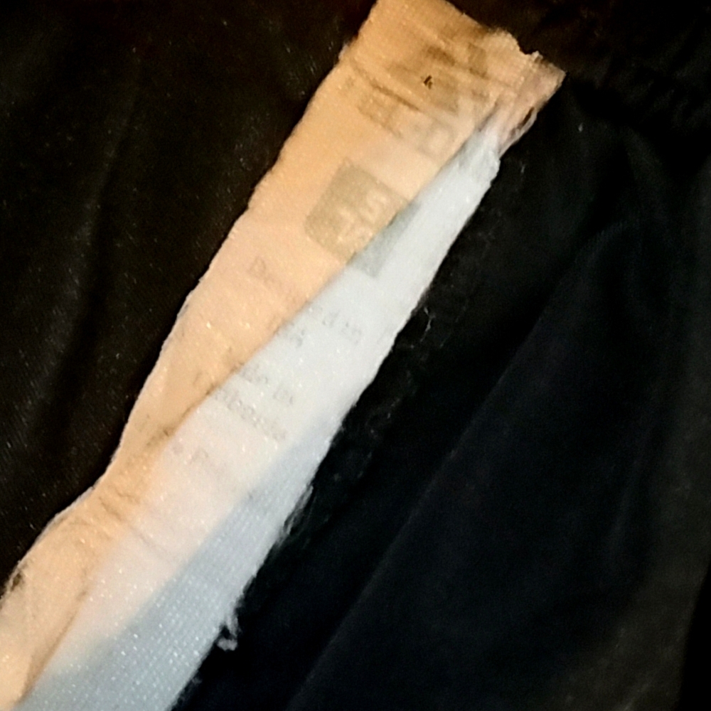 Shorts - Picture 3 of 4